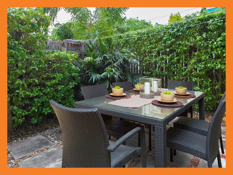 2/32 Lindsay Street, Bundamba QLD 4304