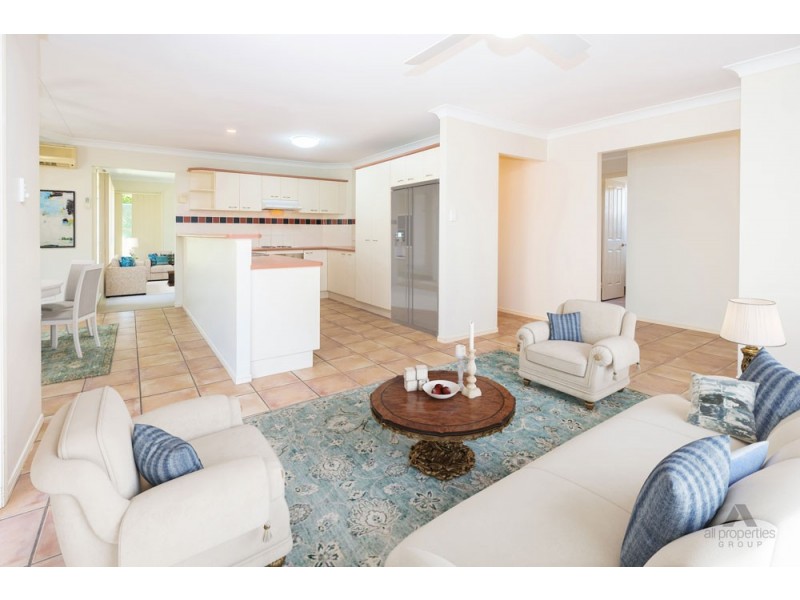 10 Carnegie Close, Parkinson QLD 4115