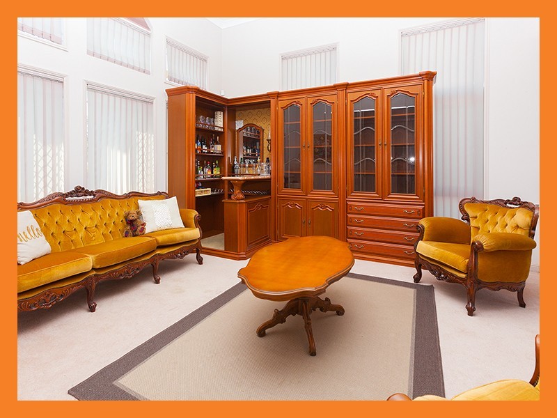 18 Poets Place, Parkinson QLD 4115