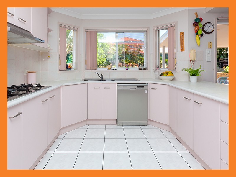 18 Poets Place, Parkinson QLD 4115