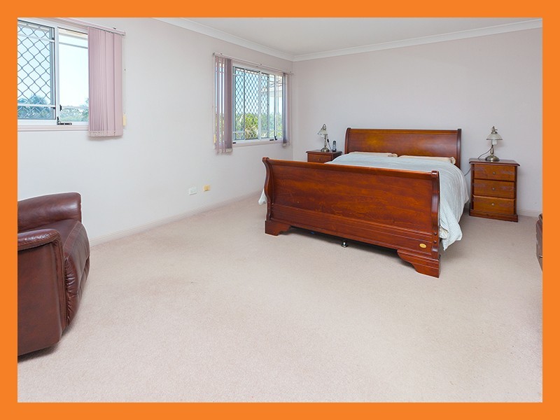 18 Poets Place, Parkinson QLD 4115