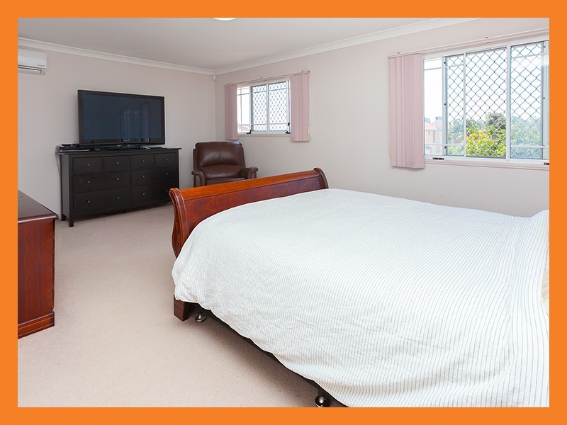 18 Poets Place, Parkinson QLD 4115