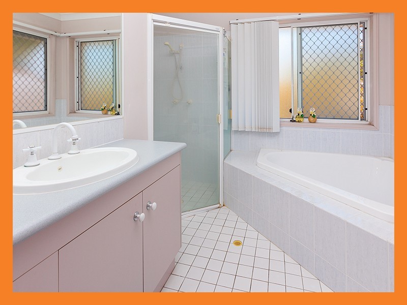 18 Poets Place, Parkinson QLD 4115
