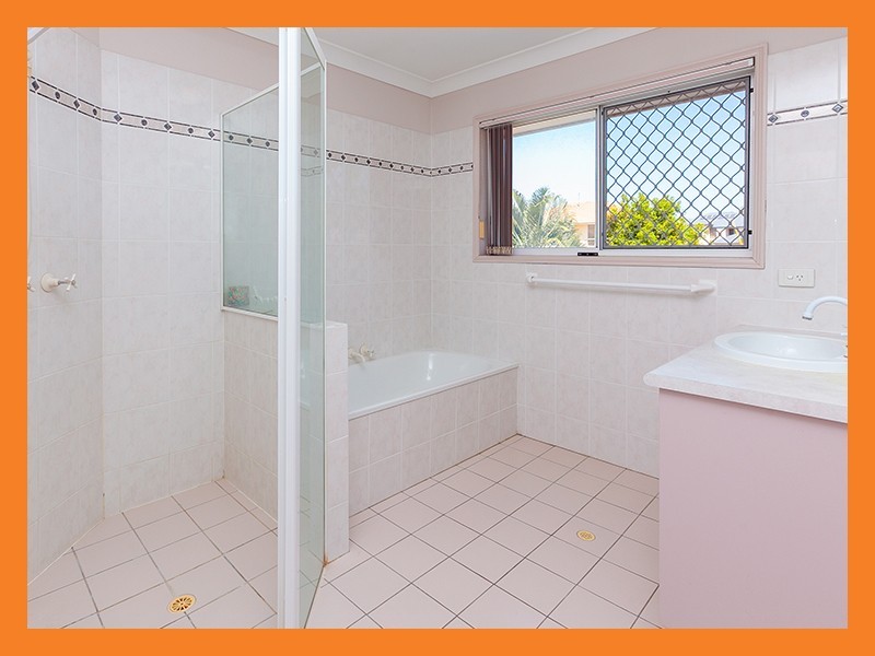18 Poets Place, Parkinson QLD 4115