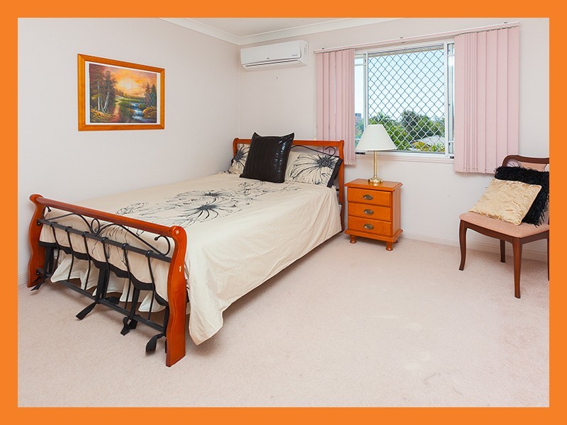 18 Poets Place, Parkinson QLD 4115