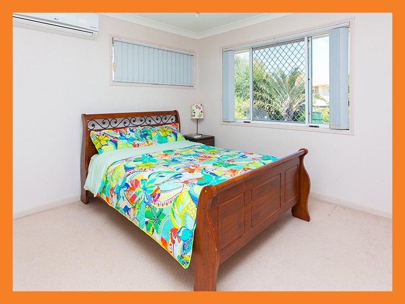 18 Poets Place, Parkinson QLD 4115