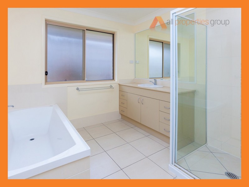 1 Atlantic Drive, Brassall QLD 4305