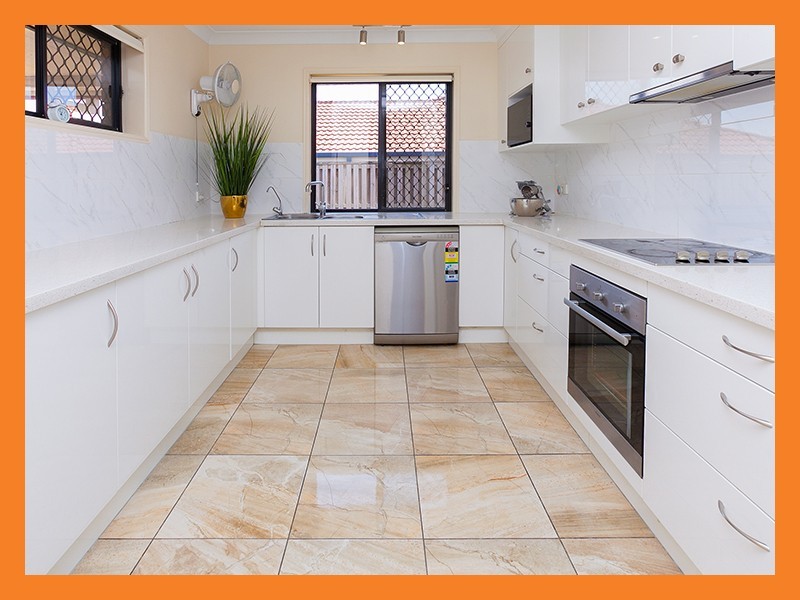 3 Naracoorte Place, Parkinson QLD 4115