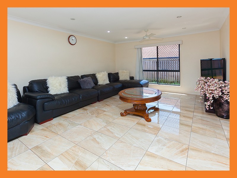 3 Naracoorte Place, Parkinson QLD 4115