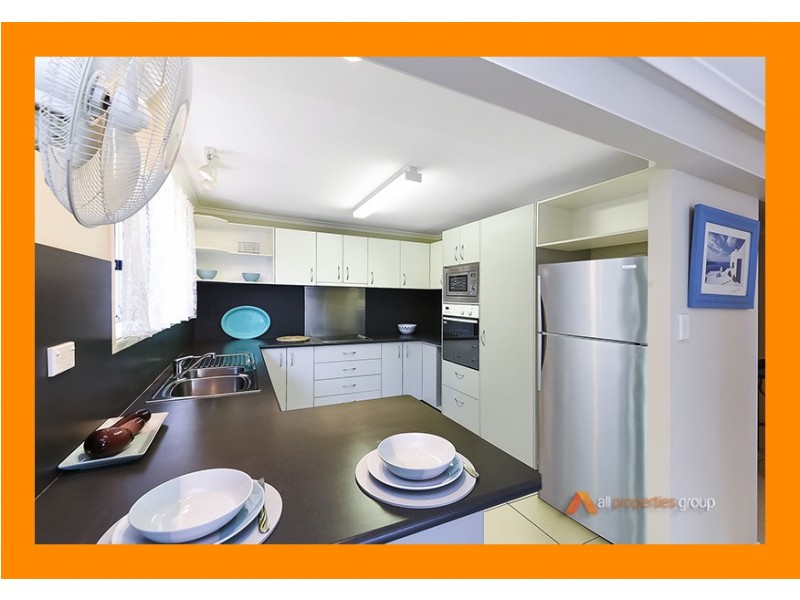 3 GRECIAN STREET, Regents Park QLD 4118