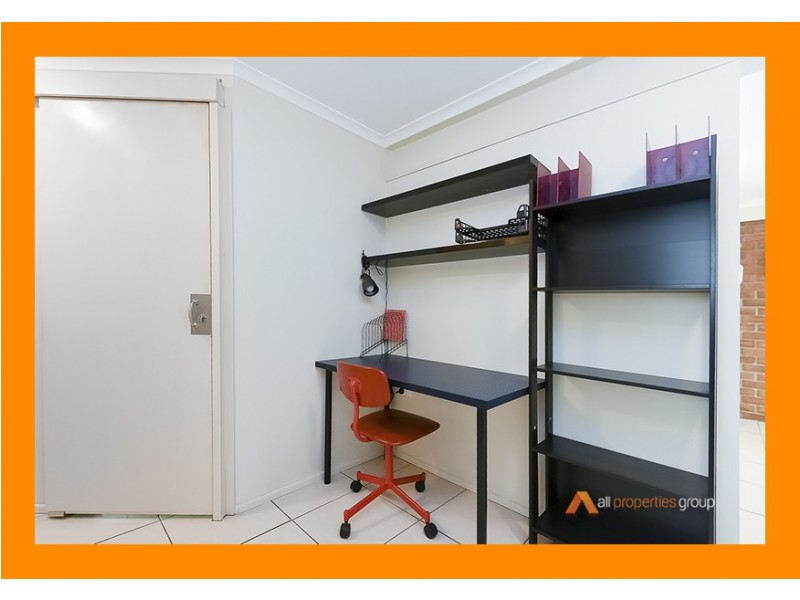 3 GRECIAN STREET, Regents Park QLD 4118