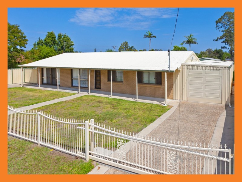 4 Pine Street, Hillcrest QLD 4118
