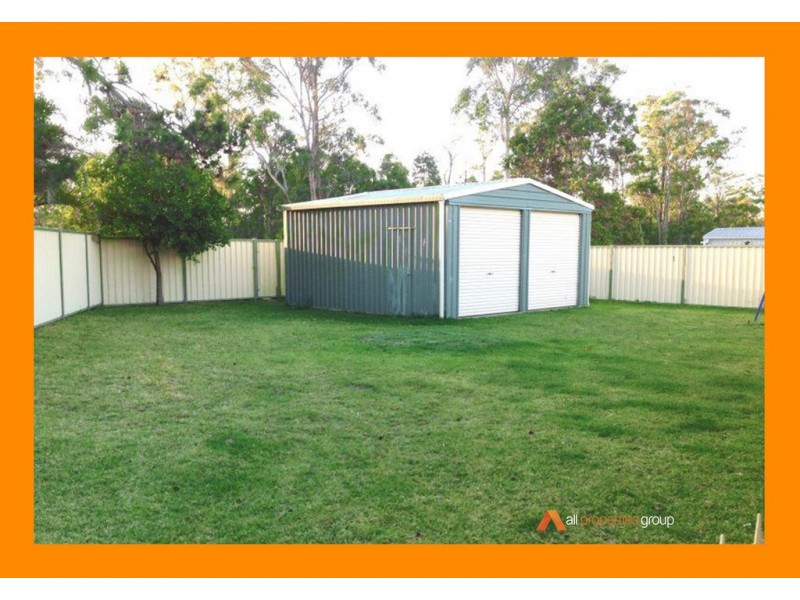 4 Pine Street, Hillcrest QLD 4118