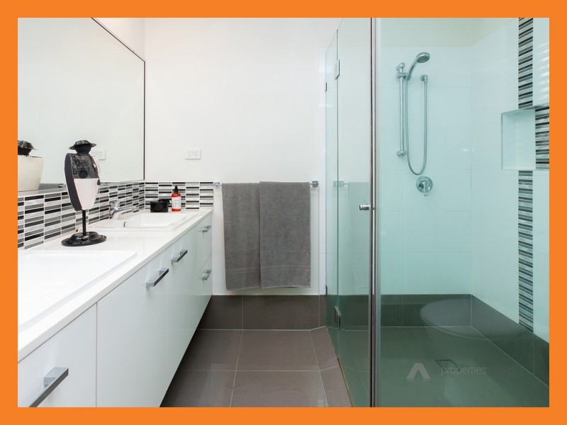 49 Rokeby Drive, Parkinson QLD 4115