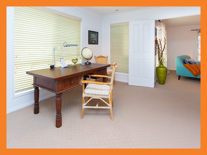 16 Utah Place, Parkinson QLD 4115