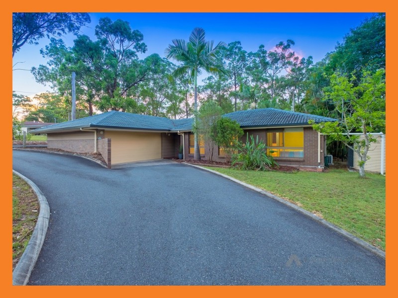 8 Lincoln Green Drv, Forestdale QLD 4118