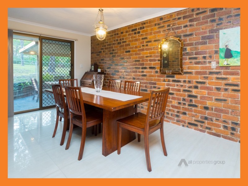 8 Lincoln Green Drv, Forestdale QLD 4118