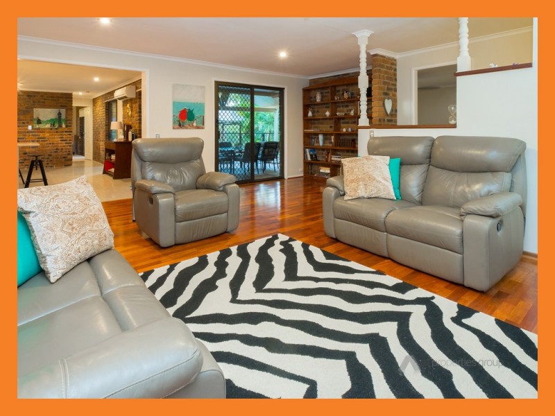 8 Lincoln Green Drv, Forestdale QLD 4118