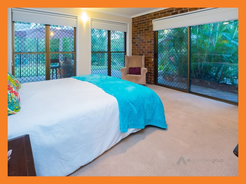 8 Lincoln Green Drv, Forestdale QLD 4118