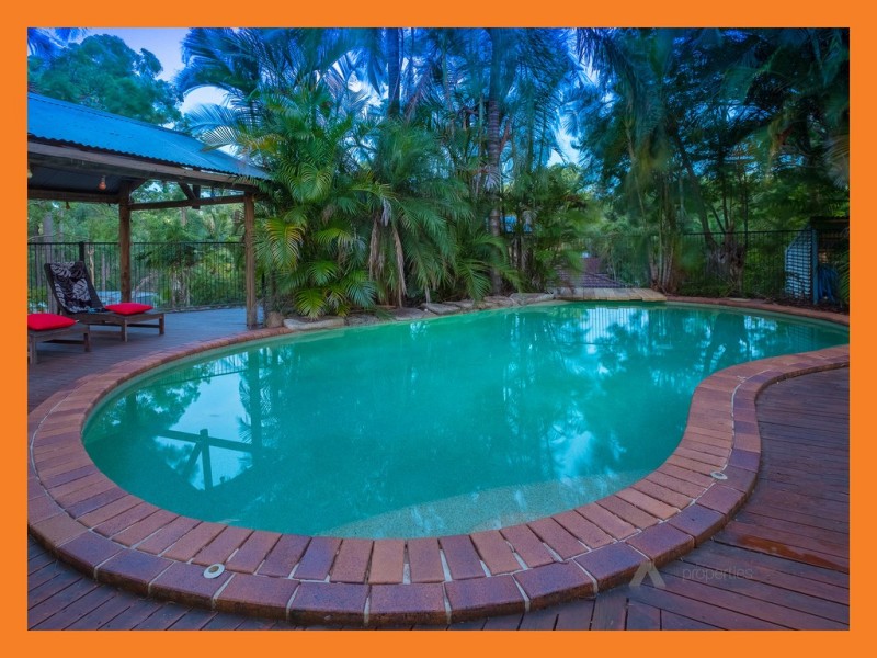 8 Lincoln Green Drv, Forestdale QLD 4118