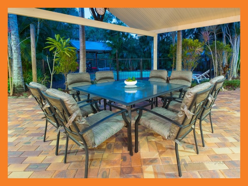 8 Lincoln Green Drv, Forestdale QLD 4118
