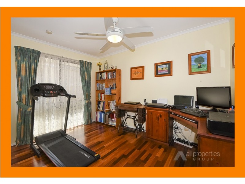 19 Barrier Place, Forest Lake QLD 4078