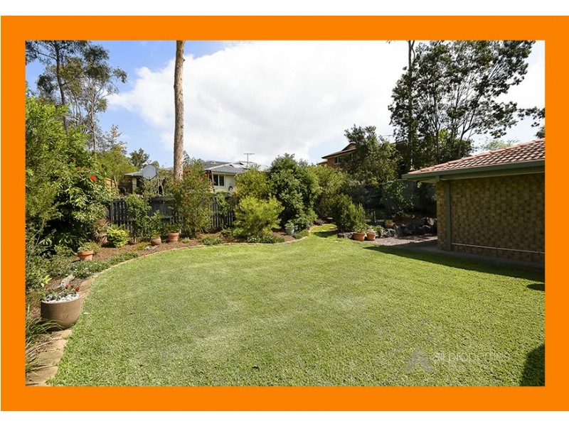 19 Barrier Place, Forest Lake QLD 4078