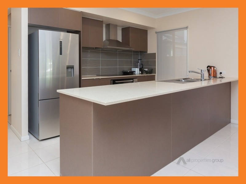 32 Regal Close, Heathwood QLD 4110