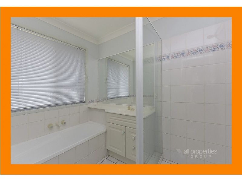 1 KALBARRI RISE, Regents Park QLD 4118