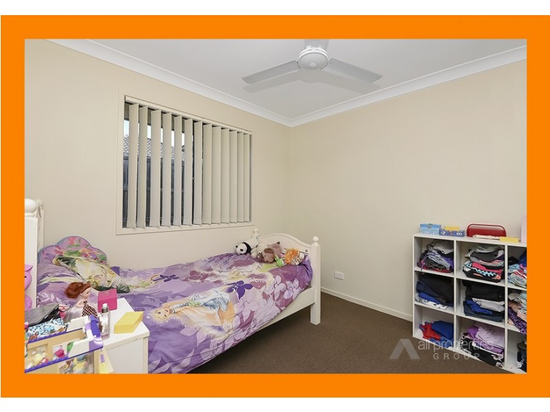 8 Lachlan Lane, Hillcrest QLD 4118