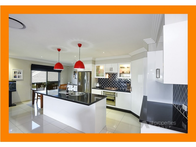 20 Sandalwood Street, Heathwood QLD 4110