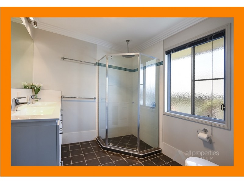 20 Sandalwood Street, Heathwood QLD 4110