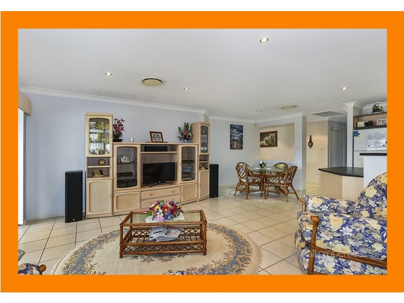 16 Harwood Place, Parkinson QLD 4115