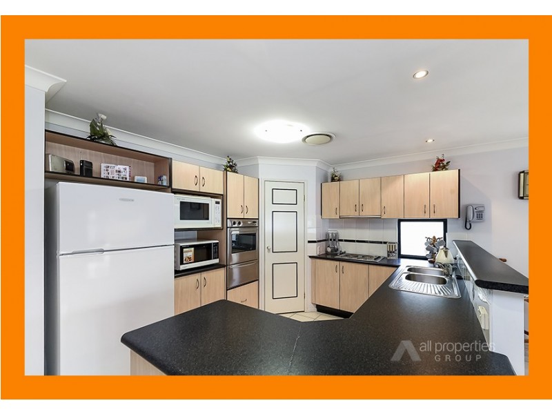 16 Harwood Place, Parkinson QLD 4115