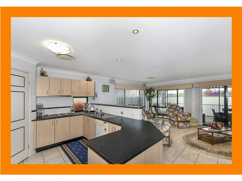 16 Harwood Place, Parkinson QLD 4115