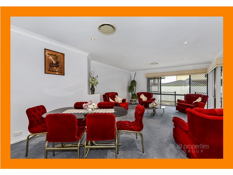 16 Harwood Place, Parkinson QLD 4115