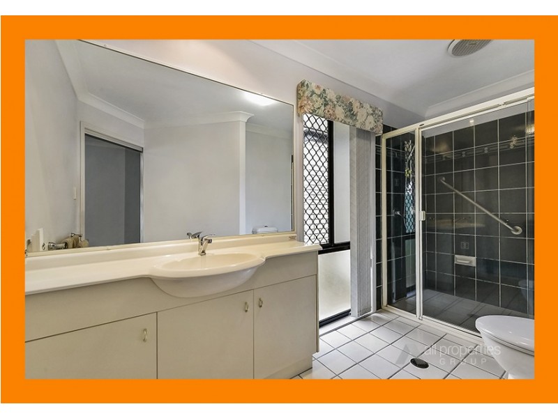 16 Harwood Place, Parkinson QLD 4115