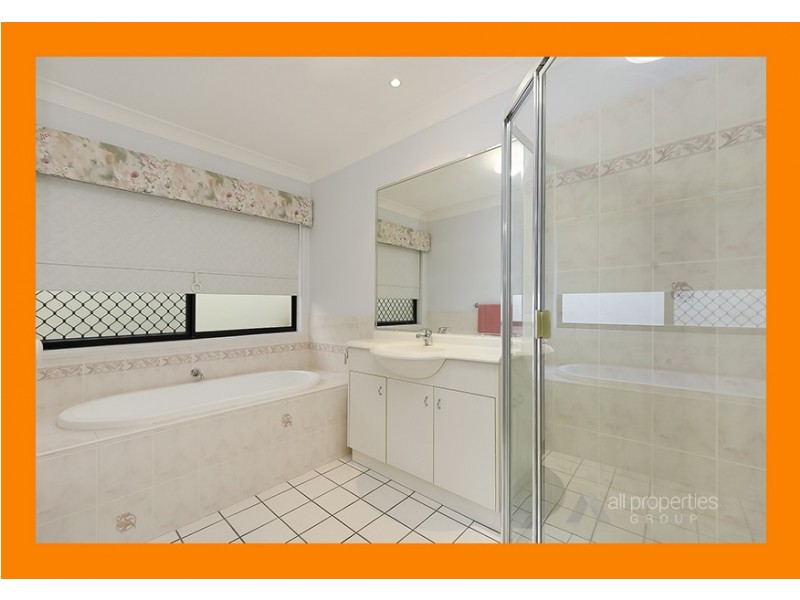 16 Harwood Place, Parkinson QLD 4115