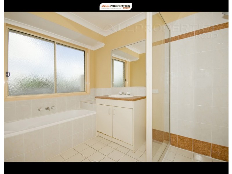 8 DEBANIE COURT, Marsden QLD 4132