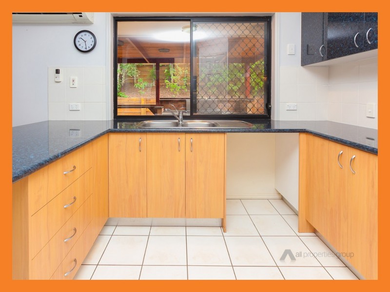 5 Raymond Road, Eight Mile Plains QLD 4113