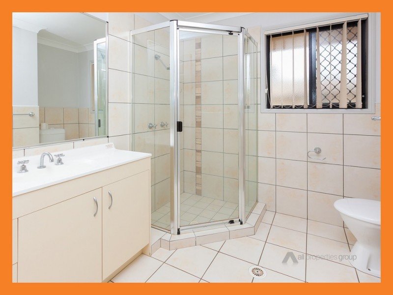 5 Raymond Road, Eight Mile Plains QLD 4113