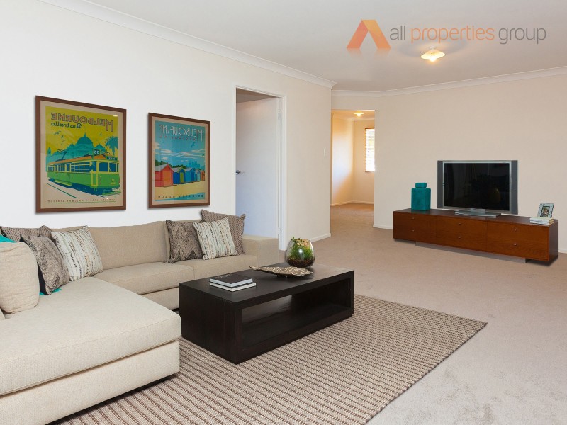 3 Mint Grove, Regents Park QLD 4118