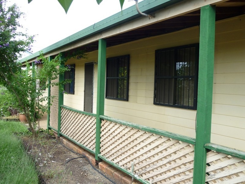 6 Letitia Street, Regents Park QLD 4118