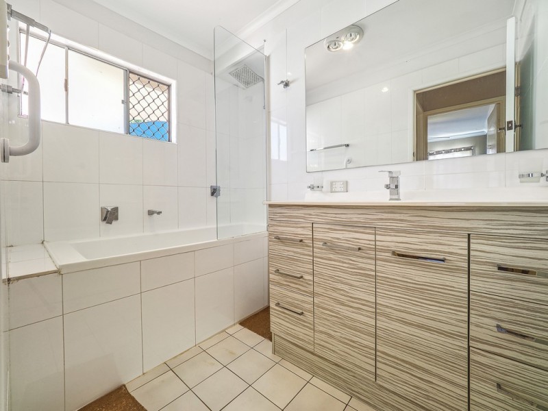 2 Kelvin Street, Woodridge QLD 4114