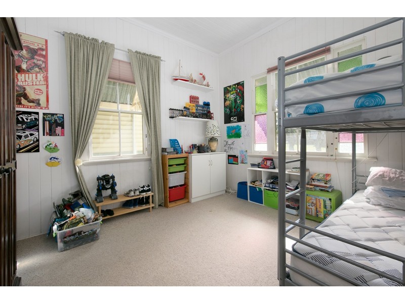 24 Lockwood Street, Sherwood QLD 4075