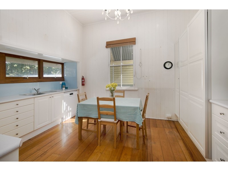 24 Lockwood Street, Sherwood QLD 4075