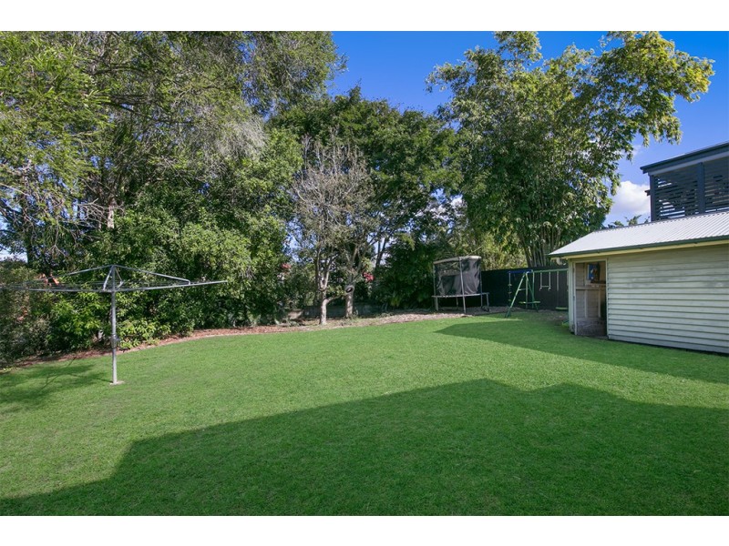 24 Lockwood Street, Sherwood QLD 4075