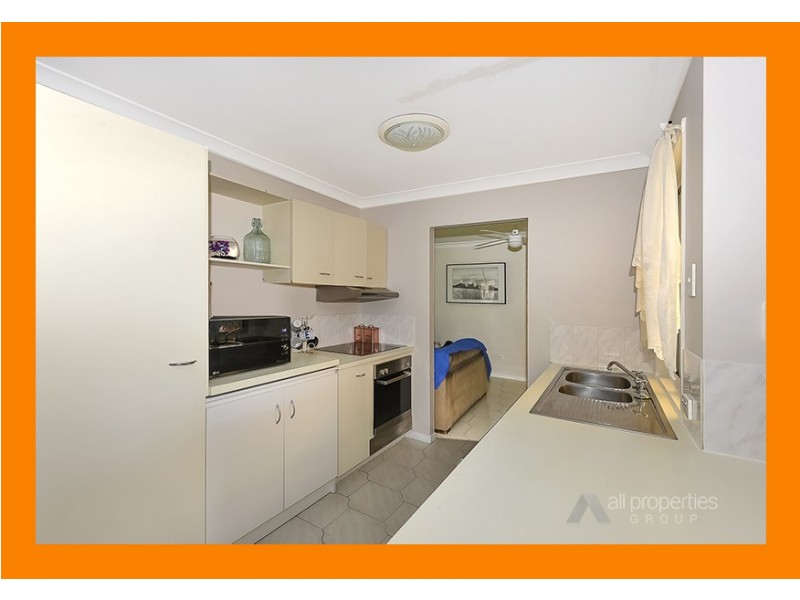 8 GREYGUM CT, Regents Park QLD 4118