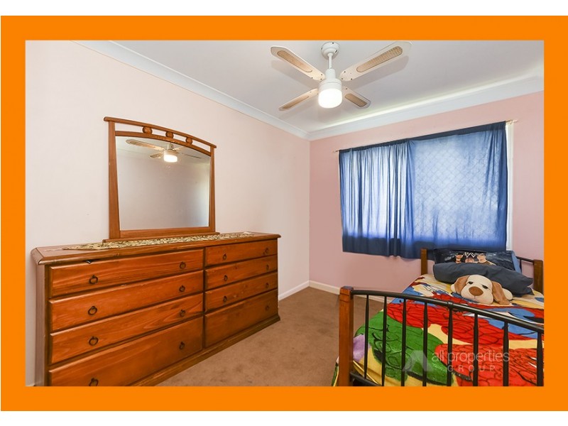 8 GREYGUM CT, Regents Park QLD 4118