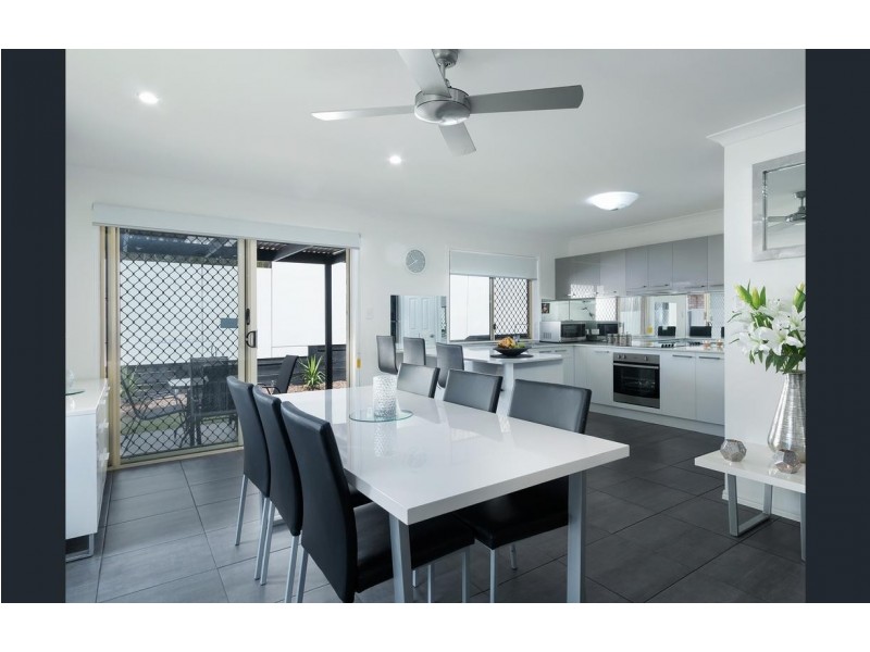 62 Watarrka Drive, Parkinson QLD 4115